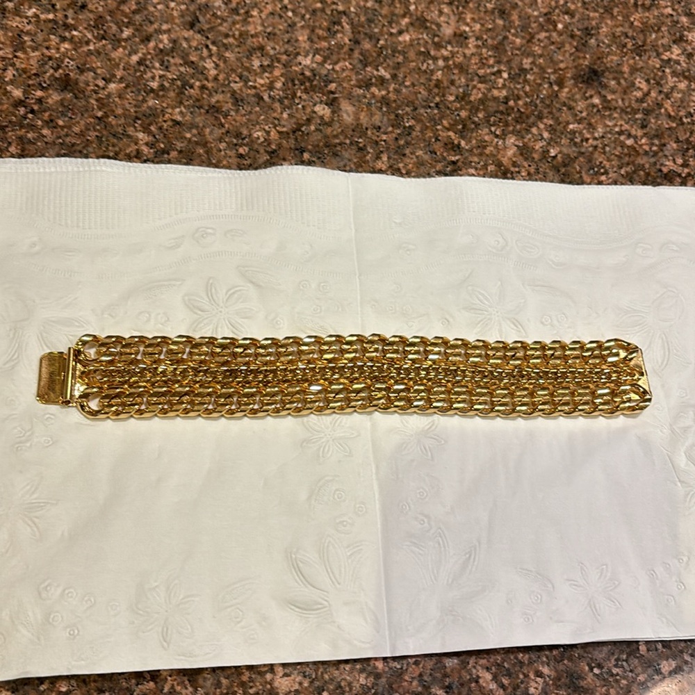 GUY LAROCHE LADIES GOLD TONE WIDE CHAIN BRACELET-VINTAGE - Picture 6 of 9